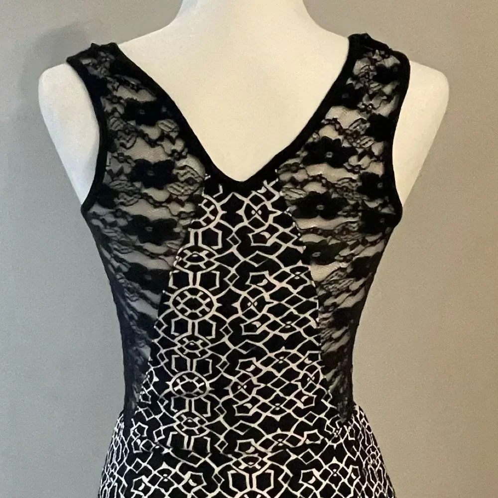 Deb - White & Black Lace Dressy Tank Top 🖤 - Picture 4 of 7